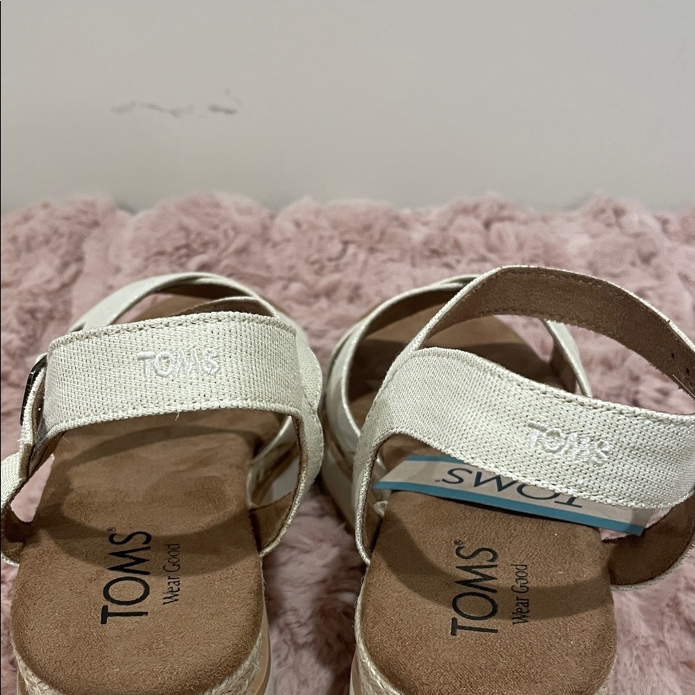 TOMS Noelani Women's Narural/Gold Metalic canvas Platform Sandals, size 9 NWT - Picture 5 of 7